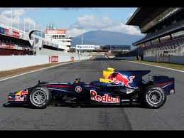 Englezii care au furat trofee din sediul echipei de Formula 1 Red Bull au primit peste 11 ani de închisoare