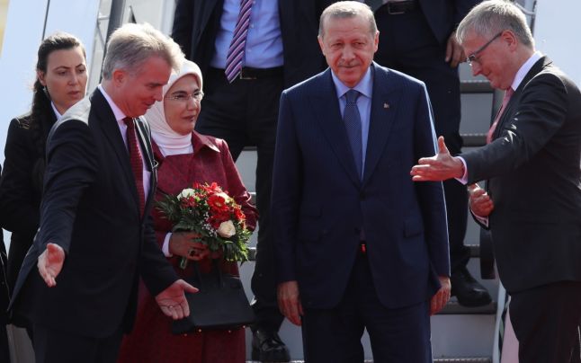 Erdogan, primit la Berlin cu onoruri militare