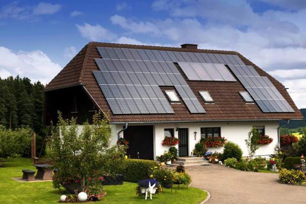 Este oficial: Românii pot accesa, din nou, finanţarea de 20.000 de lei pentru instalarea de sisteme fotovoltaice