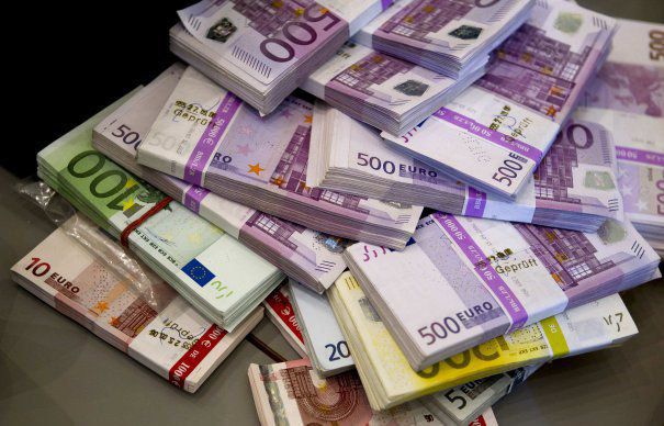 EURO la un nou maxim istoric! Prăbușirea leului continuă