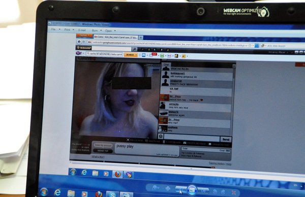 Eurodeputatul care a pus tunurile pe industria videochatului. Drama prin care trec tinerii noștri