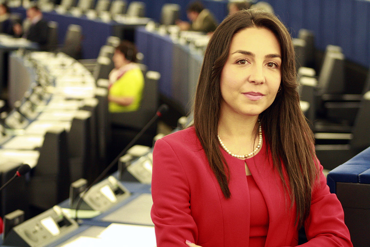 Europarlamentarul Claudia Țapardel: 
