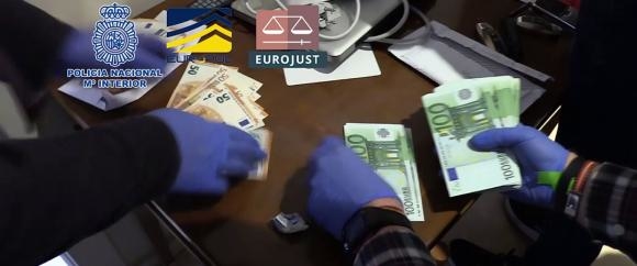 Europol a destructurat o retea internationala de traficanti de femei. S-au facut arestari si in Romania