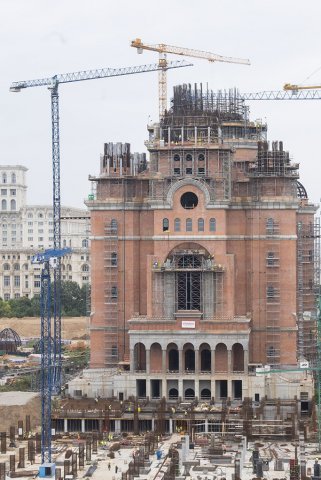Evenimentele care marchează sfinţirea Catedralei Naţionale încep vineri