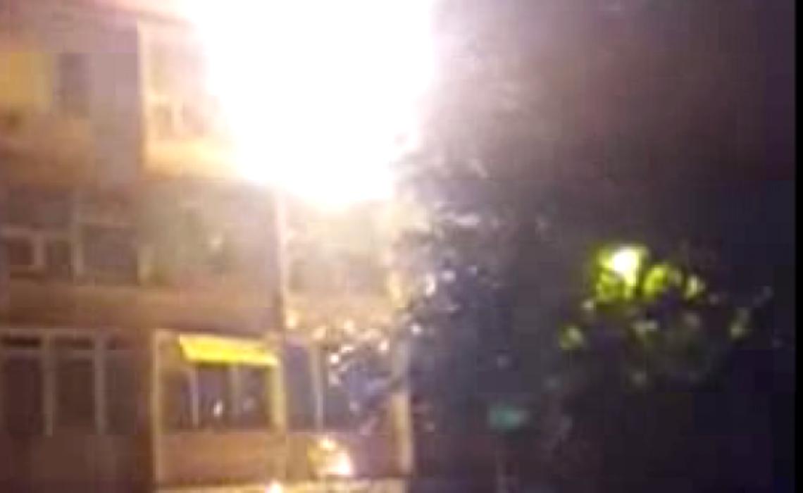 Explozie într-un bloc din Braşov. Un bărbat a probat butelia cu o brichetă