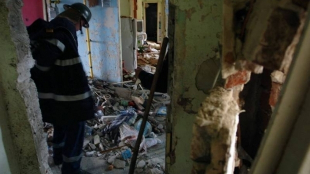 Explozie puternica intr-o locuinta. Doua persoane au fost ranite