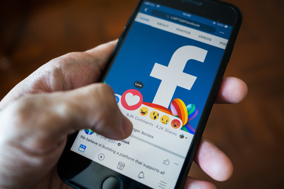 Facebook, amendă-record de 5 miliarde de dolari pentru că și-a