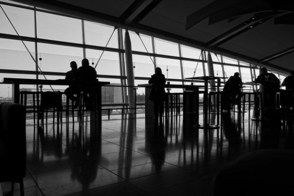 Fata unui milionar a murit dupa ce a mancat un sandvis, pe aeroport