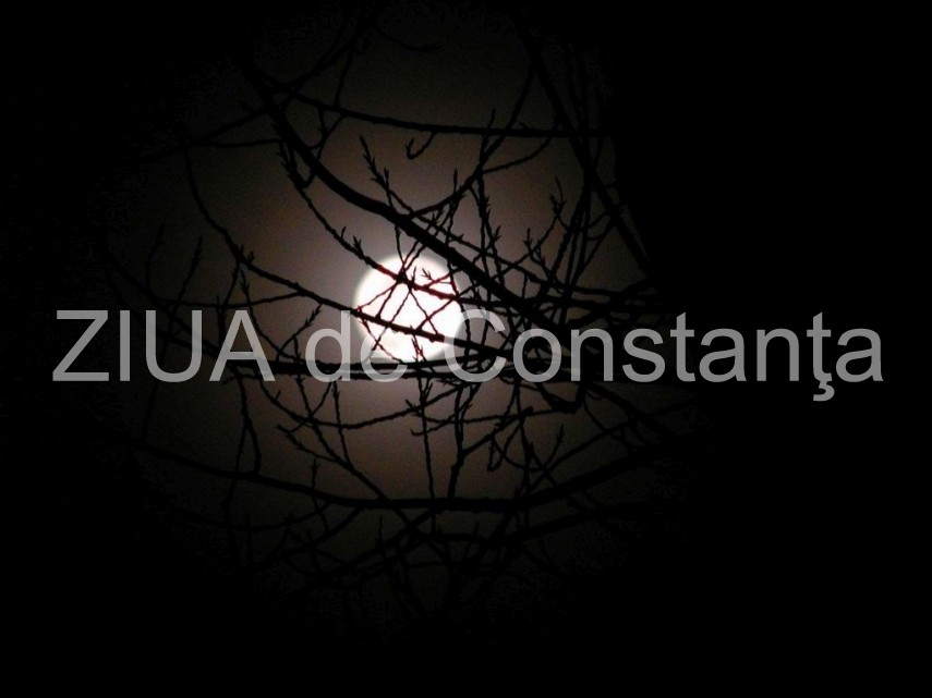 Fenomen astrologic, în această noapte: Eclipsă de lună prin penumbră vizibilă în România