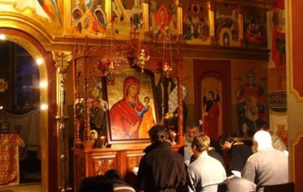 Fenomen inexplicabil intr-o biserica din Romania. Ce patesc credinciosii care vin aici