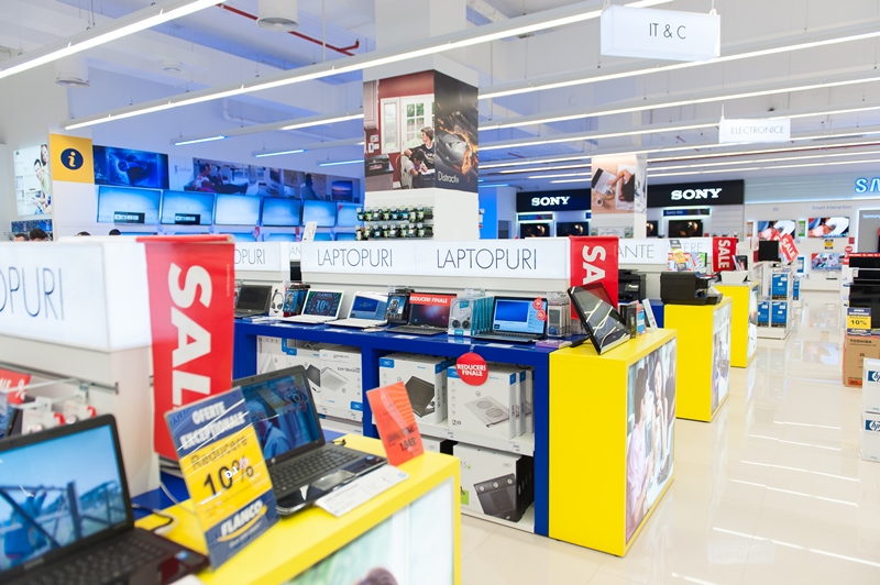 Flanco a vandut de 116 milioane lei de Black Friday. Online-ul a generat o cincime din vanzari