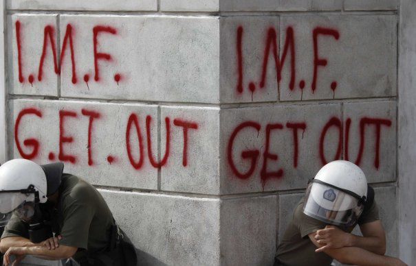 FMI atacă planul de salvare a Greciei