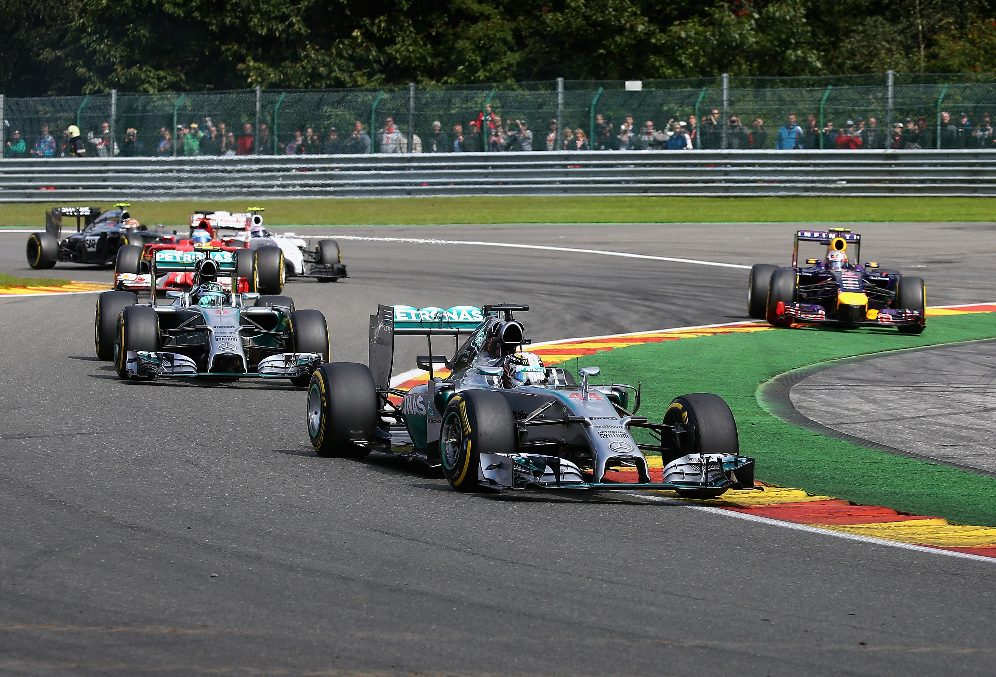 FORMULA 1. Lewis Hamilton a câștigat Marele Premiu al Belgiei. Clasamentul complet