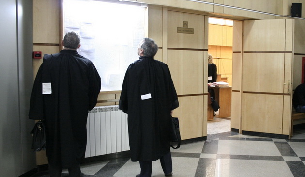 Fost director la Apele Române, trimis în judecată de DNA pentru mită şi spălare de bani