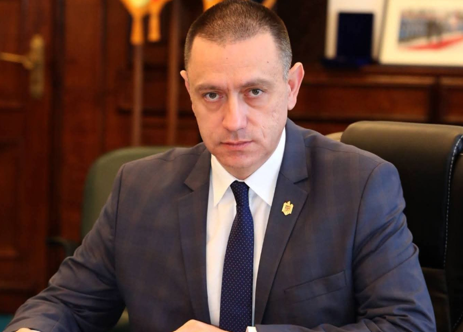Fost ministru PSD al Apărării: "USR pare să aibă resurse inepuizabile de neterminați"

