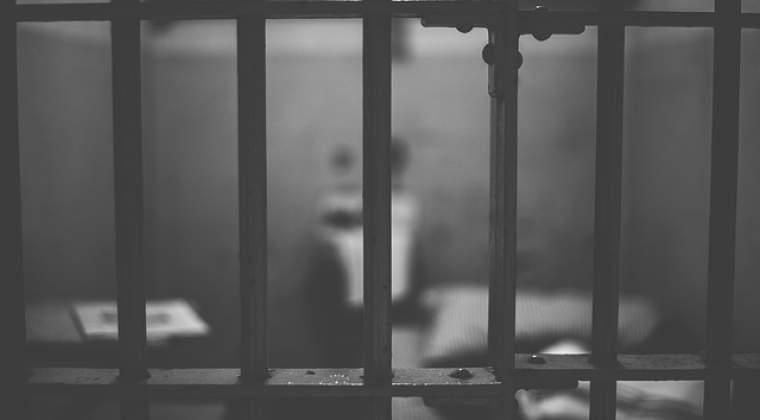 Fost procuror DIICOT, trei ani si patru luni de inchisoare pentru mita un miel