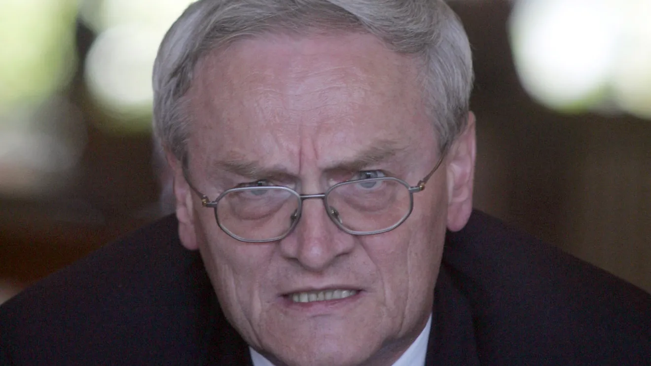 Fostul șef al serviciilor secrete germane August Hanning a fost arestat pentru spionaj și activitate ca agent al serviciilor externe