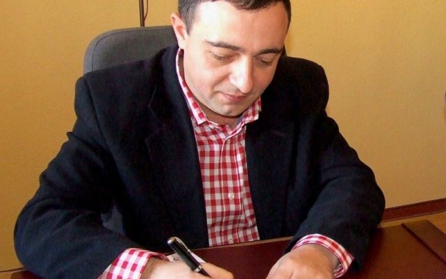 Fostul jurnalist Ionuţ Apostu, numit de premierul Grindeanu la conducerea Administraţiei Fondului pentru Mediu