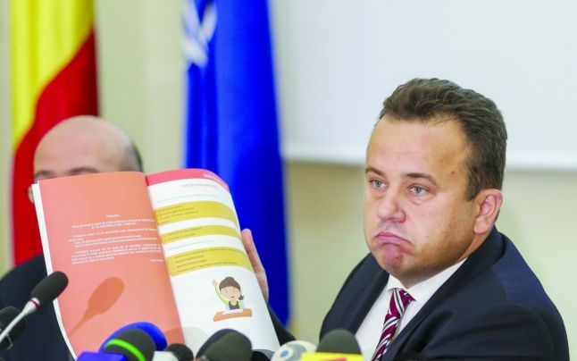Fostul ministru al Educaţiei Liviu Pop, mesaj pe Facebook: „PLM. Plec La Muncă!