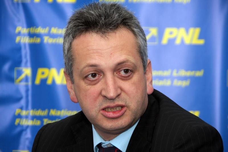 Fostul ministru al Transporturilor, Relu Fenechiu, eliberat condiţionat