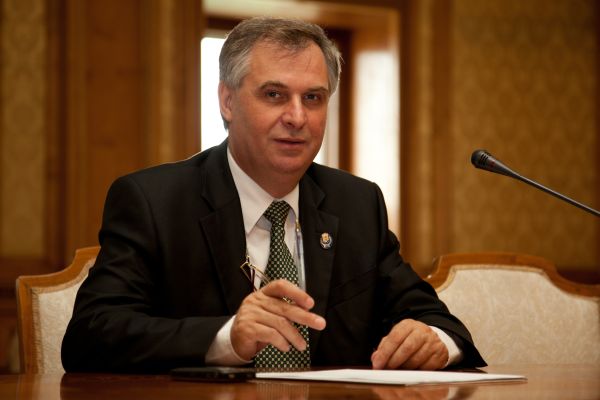 Fostul ministru Valerian Vreme, citat la DNA pentru a fi audiat în dosarul Poșta Română