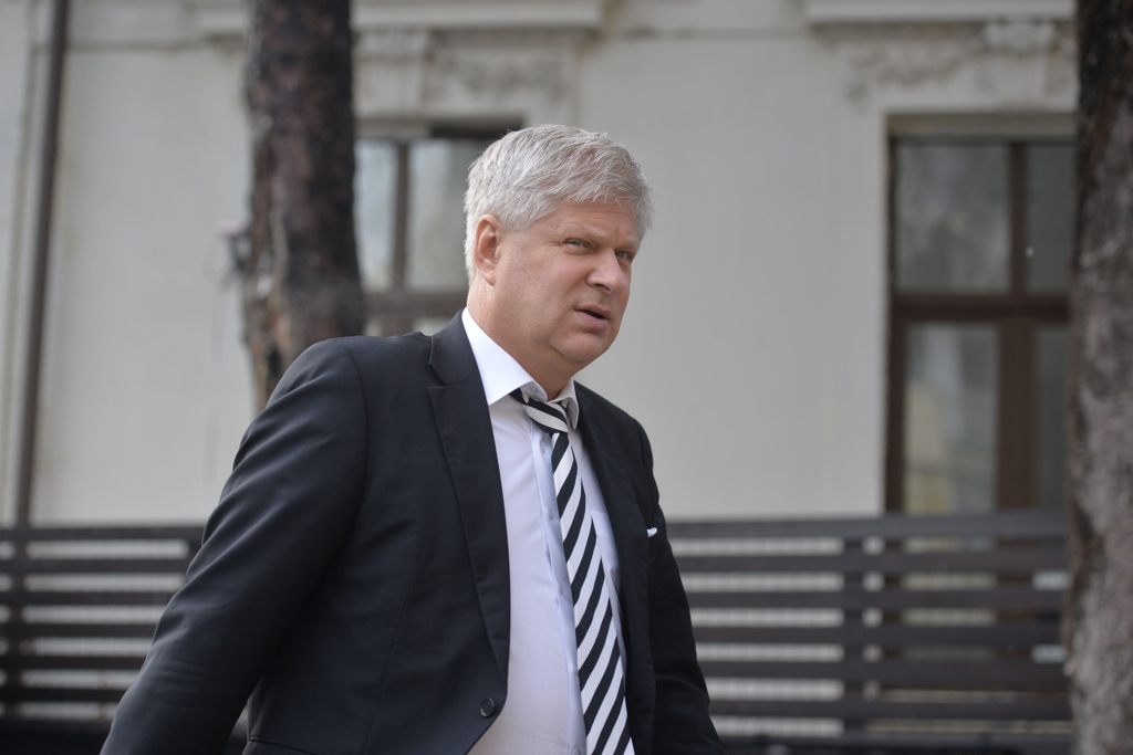 Fostul primar Tudorache, de la Sectorul 1, rămâne cu diamantele de două milioane de euro, deși nu le poate justifica. Decizia ICCJ este definitivă
