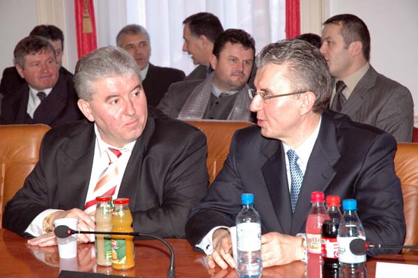 Fraţii Micula vând două hoteluri din Olimp cu 6 milioane de euro
