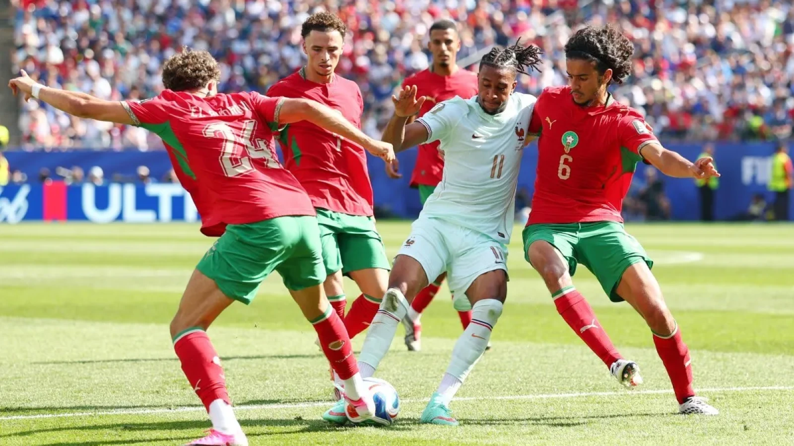 Franța e în semifinalele Cupei Mondiale 2026! Mbappe și Dembele au îngenuncheat Marocul, dar fanii tremură: starul francezilor a ieșit accidentat
