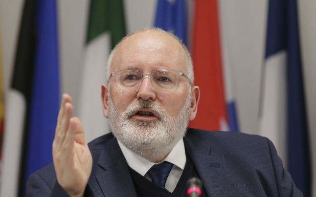 Frans Timmermans se află luni la Bucureşti pentru a primi titlul de Doctor Honoris Causa al SNSPA
