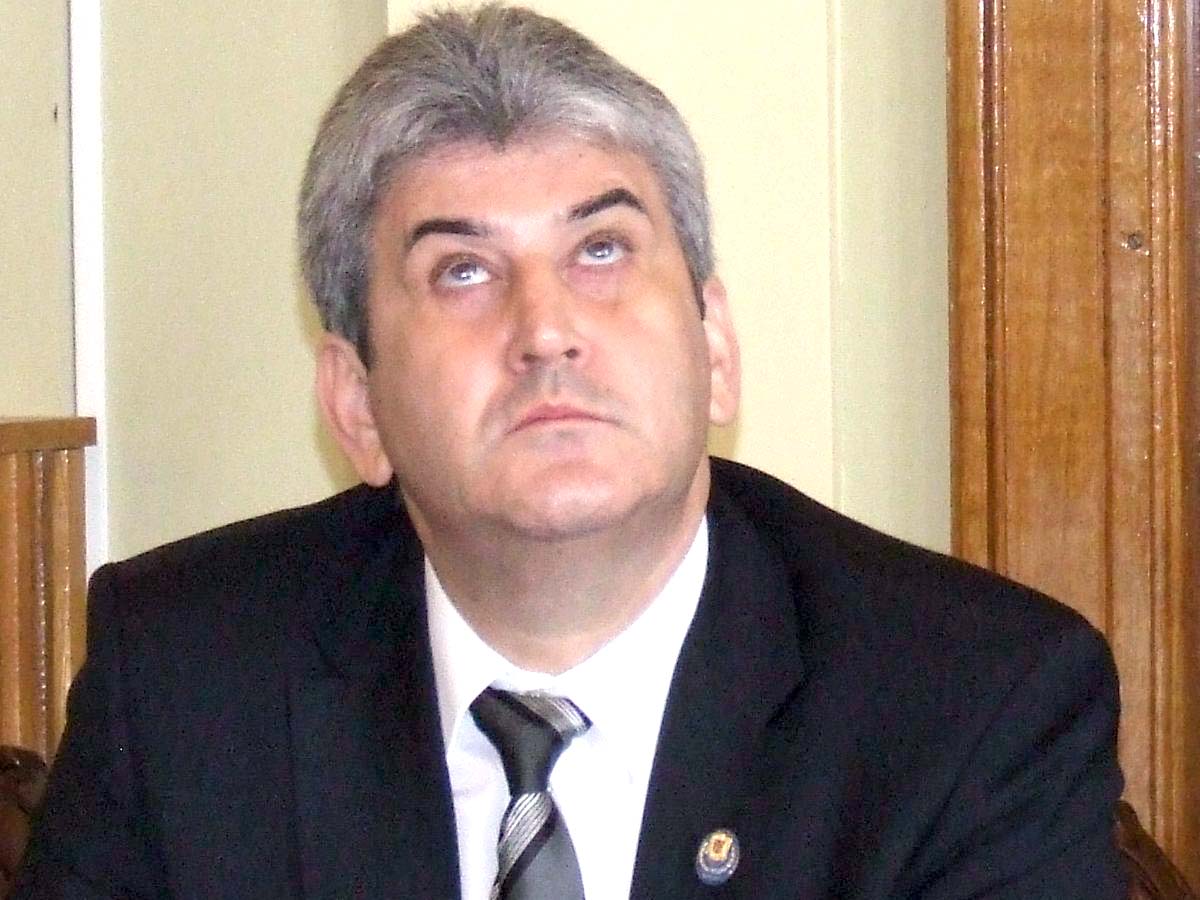 Gabriel Oprea a înfiinţat Unitatea Naţională de Informaţii privind Pasagerii