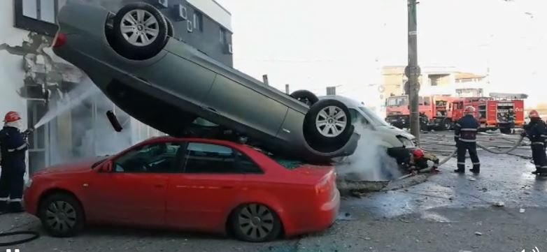 Galați: Explozie lângă un hotel. Mai multe mașini au fost aruncate în aer!