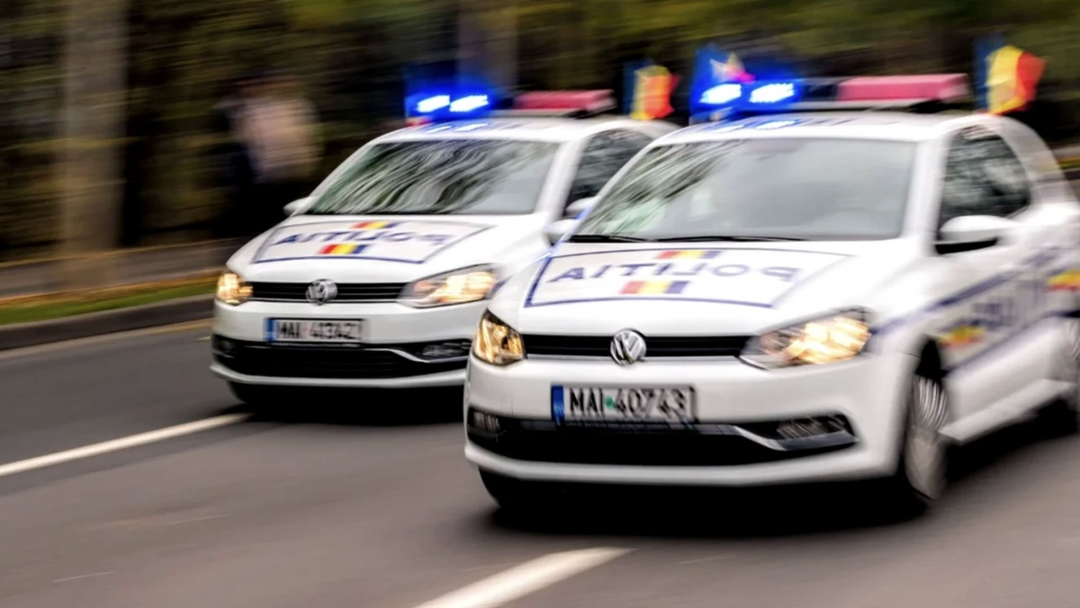 Gardiancă la Rahova a condus drogată și a fost internată la Psihiatrie. A dărâmat mai multe garduri metalice instalate de jandarmi