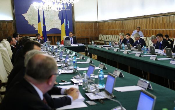 Gardul construit de Ungaria la graniţele cu vecinii este neconform cu normele UE