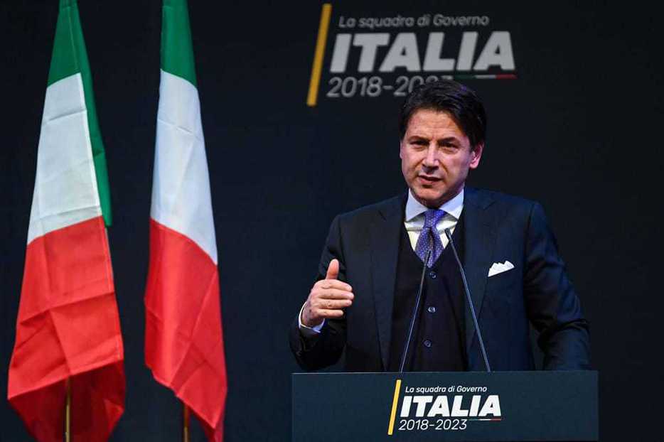 Giuseppe Conte renunţă la mandatul de premier desemnat al Italiei