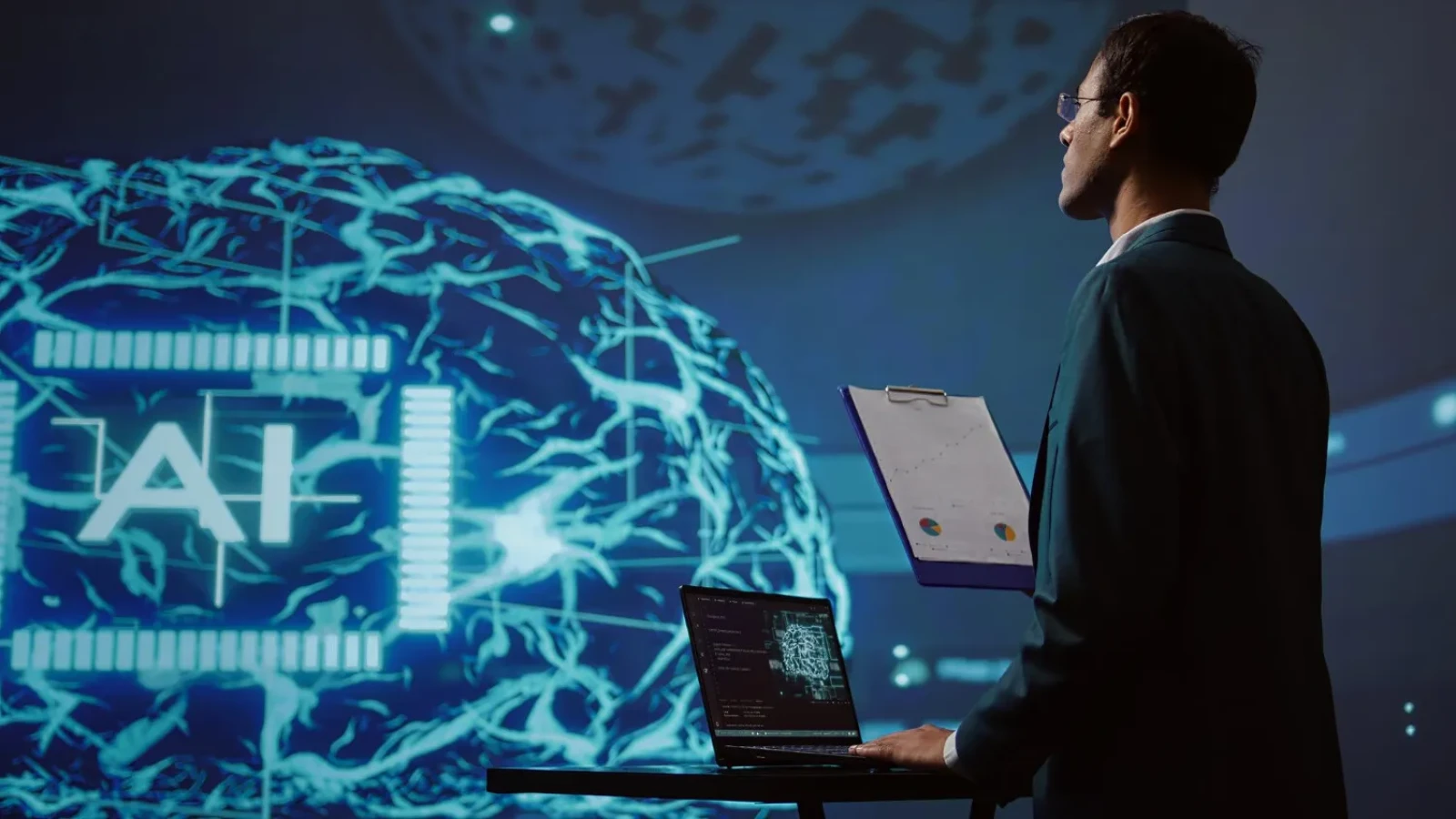 Google, Microsoft, OpenAI și alte zeci de companii avertizează: Lumea are o "fereastră limitată" pentru a se apăra de atacurile cibernetice cu AI
