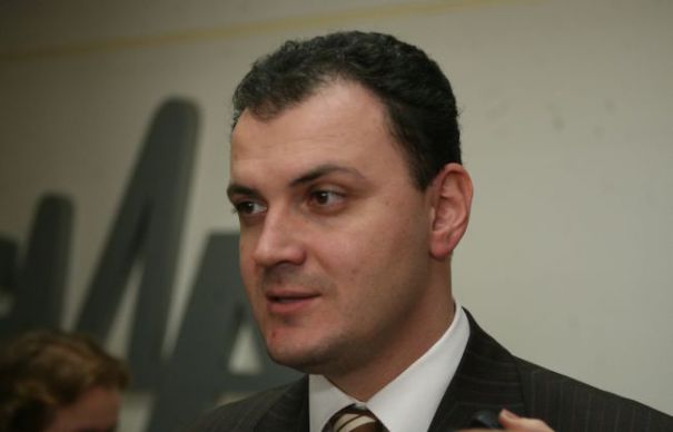 Gorghiu: PSD s-a asigurat că poate vota în favoarea lui Ghiţă. Presa nu a putut filma votul