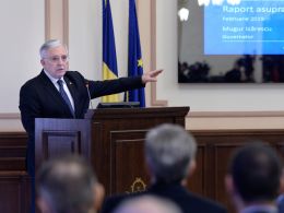 Guvernatorul Mugur Isărescu este în stare de alertă