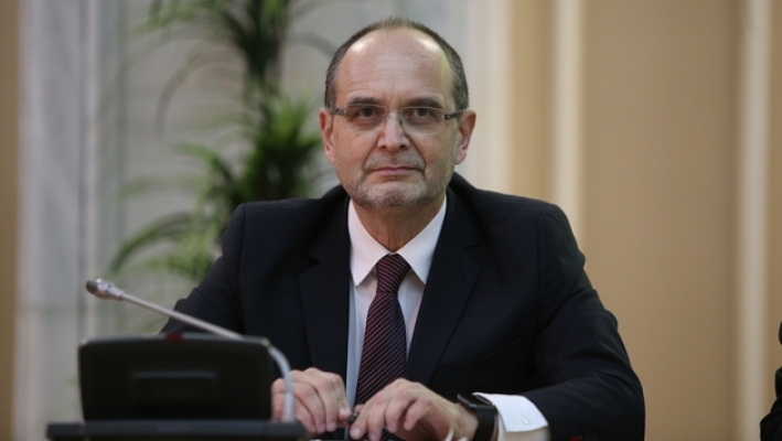 Guvernul a decis amânarea dreptului de a emite și de a retrage titlul de doctor, acordat universităților