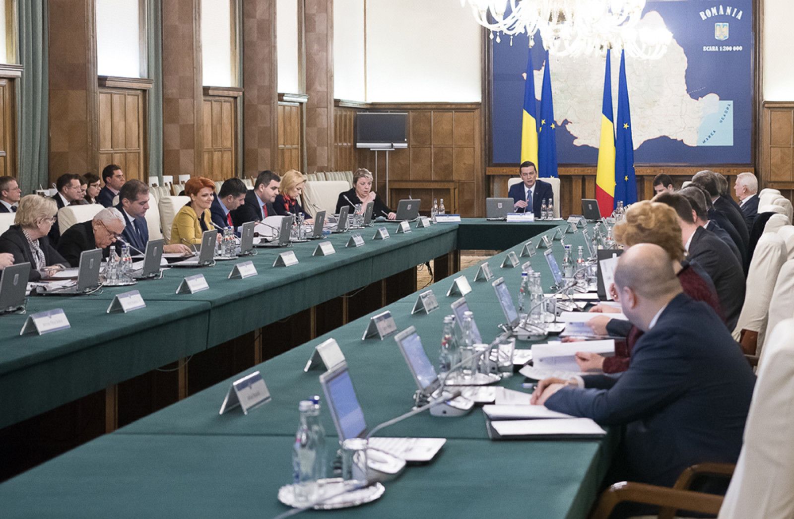 Guvernul discută înfiinţarea Fondului Suveran de Dezvoltare şi Investiţii