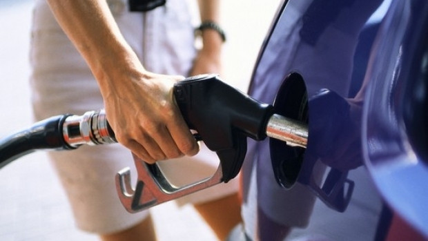 Guvernul înfiinţează un sistem de monitorizare a preţurilor la carburanţi