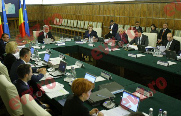 Guvernul Tudose a decis: Pensiile din Pilonul II vor fi mai mici cu 20%!
