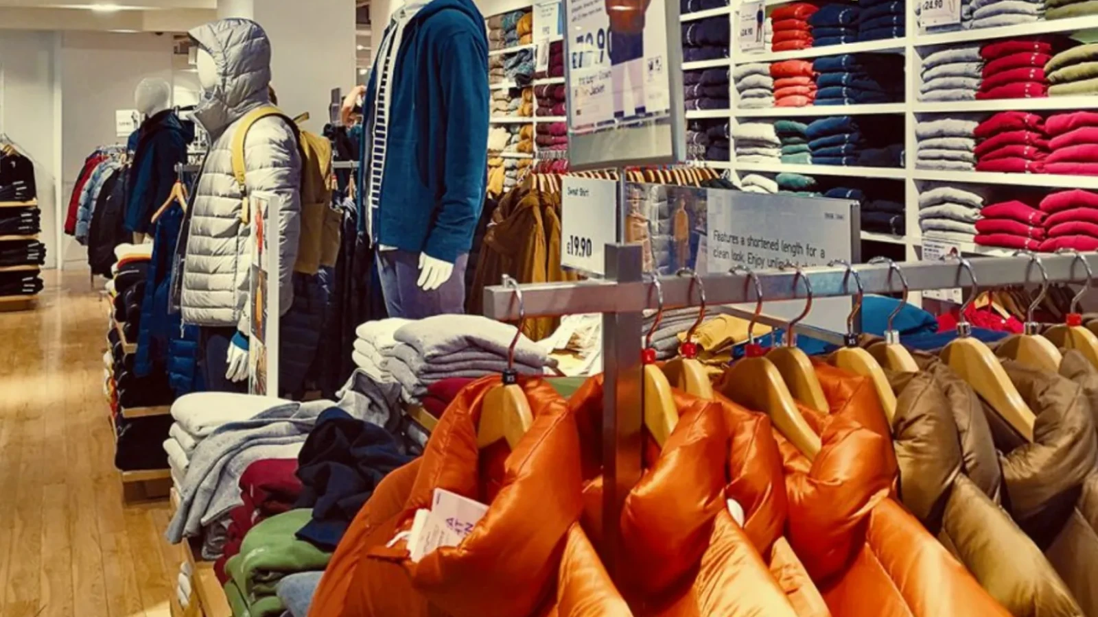 Hainele pe care le purtăm ne îmbolnăvresc: Date înfricoșătoare de la oamenii de știință
