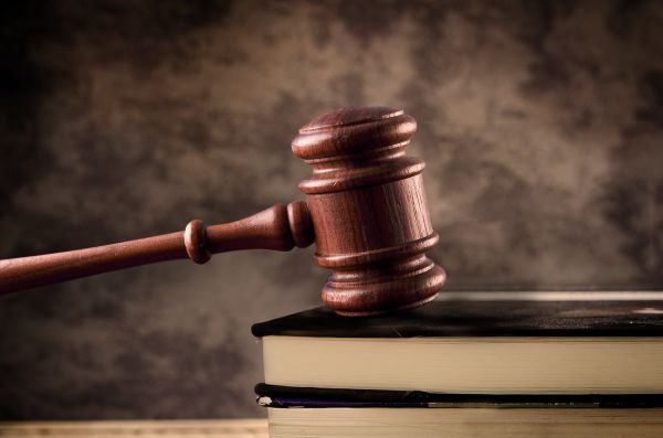 ICCJ judeca o cerere de redeschidere a unui dosar pe numele vicepremierului Paul Stanescu