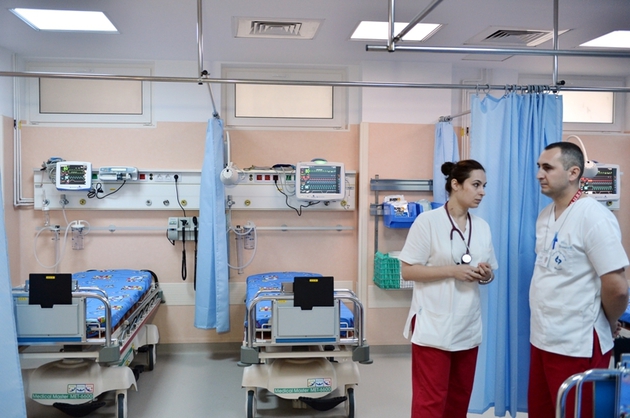 ICCJ: Medicii din spitalele de stat nu pot primi plăţi suplimentare sau donaţii de la pacienţi