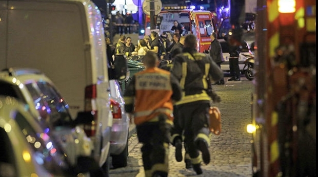 Imagini terifiante de la Bataclan. VIDEO. Impuscaturi, morti, raniti