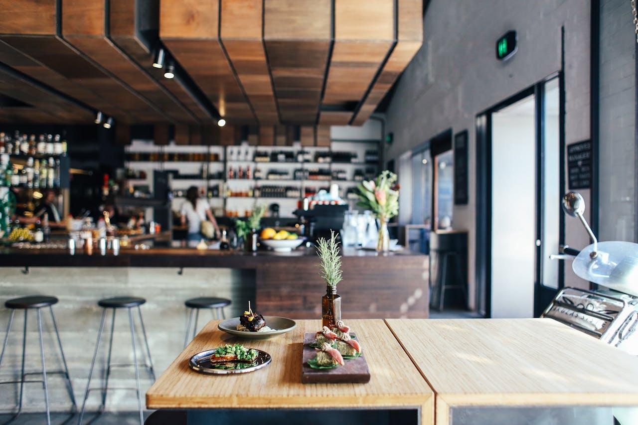 Impactul tehnologiei asupra experienței clienților din restaurante