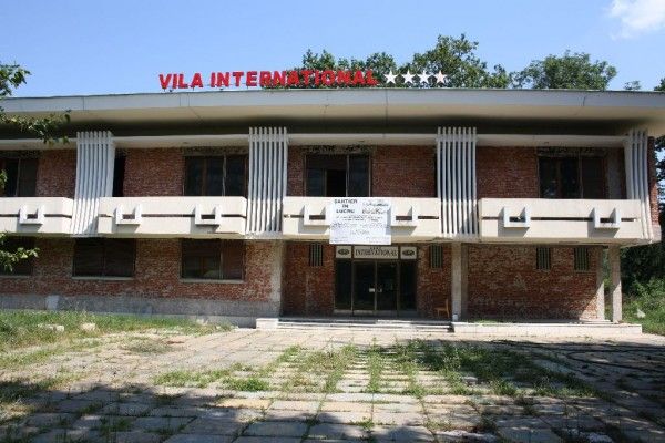 Impozit mărit cu până la 500% pentru hotelurile lăsate în paragină