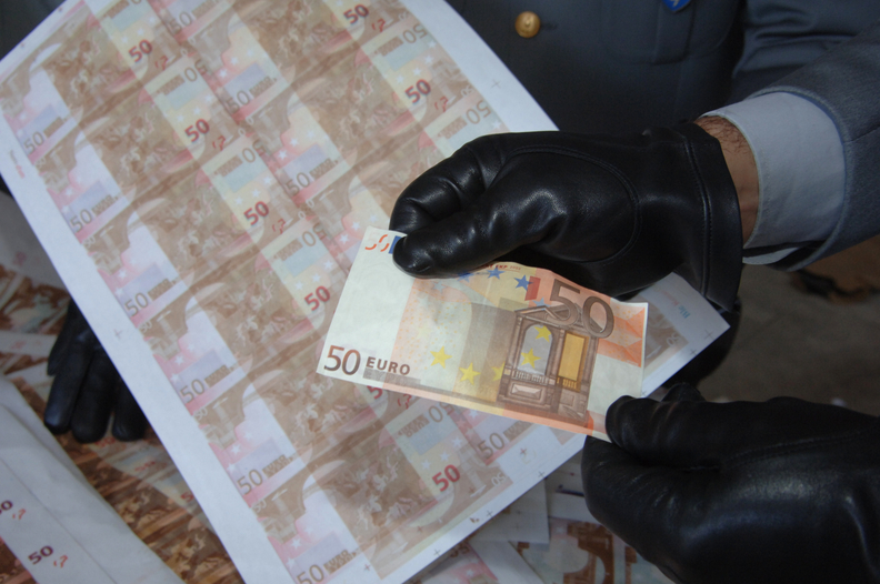 Imprimerie de euro falsi in Bulgaria. Banii au ajuns si in România