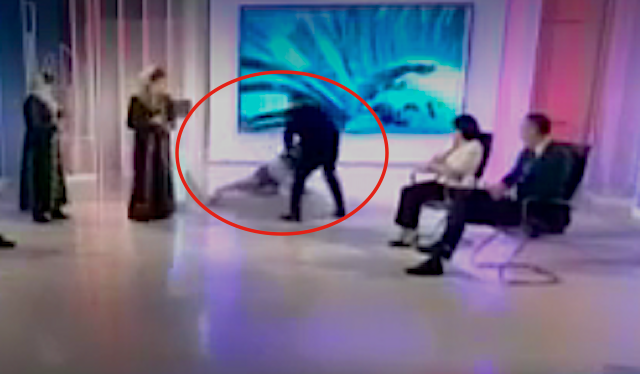 In direct la Antena 3: Oana Stancu s-a prabusit in studio in timpul unei emisiuni - VIDEO