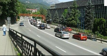 In zona staţiunilor de pe Valea Prahovei se circulă bară la bară